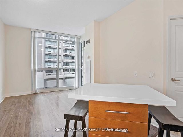 505 - 1121 Bay St
