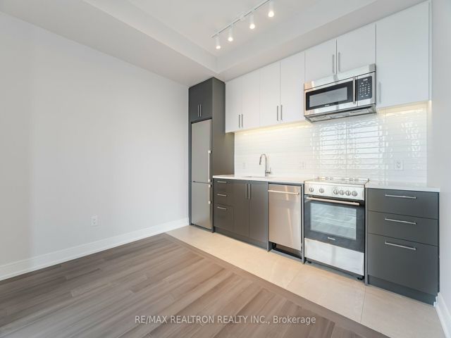 1306 - 2525 Bathurst St