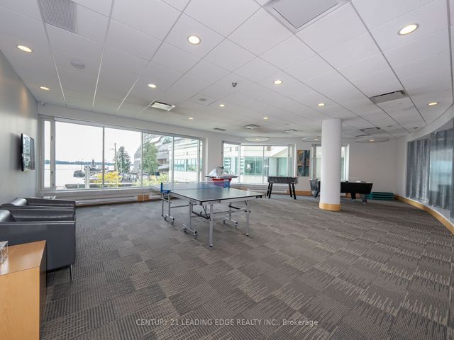 702 - 10 Queens Quay W