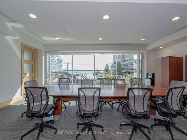 702 - 10 Queens Quay W