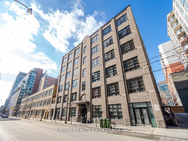 207 - 90 Sherbourne St