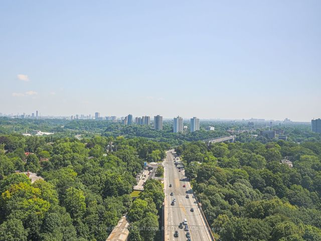 1917 - 585 Bloor St E