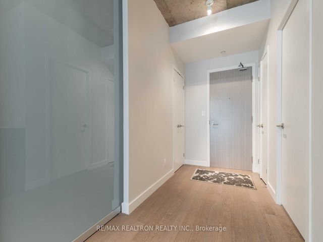 1010 - 111 Bathurst St