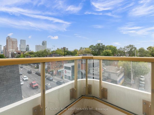 409 - 151 Avenue Rd