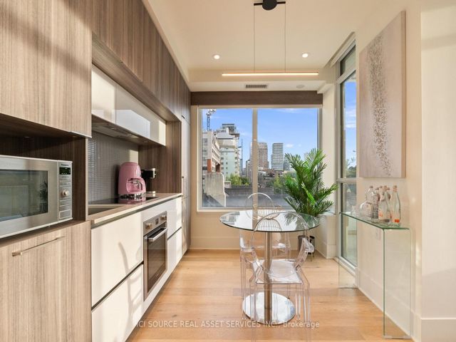 409 - 151 Avenue Rd