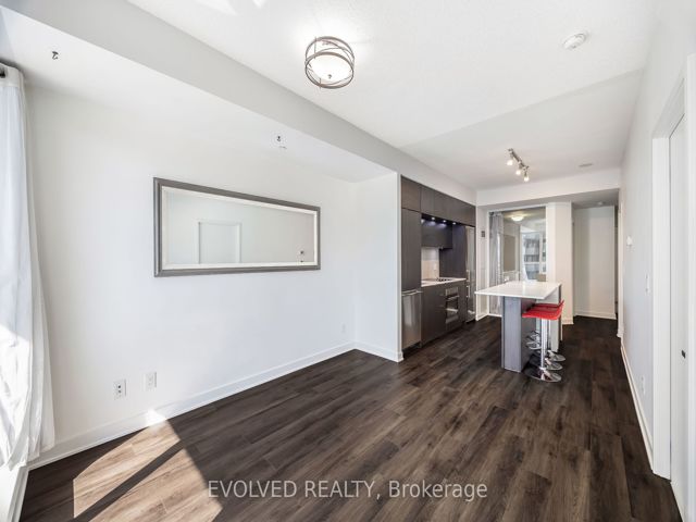 527 - 55 Regent Park Blvd