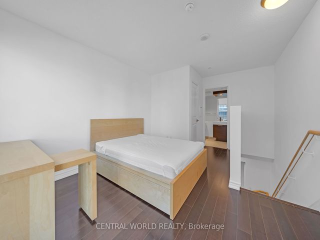 1113 - 386 Yonge St
