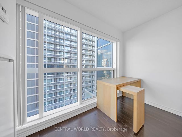 1113 - 386 Yonge St