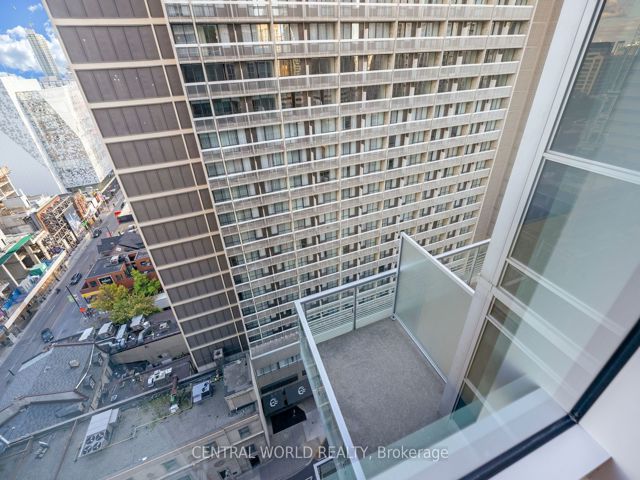 1113 - 386 Yonge St