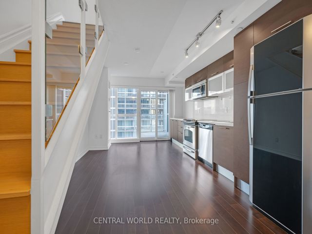 1113 - 386 Yonge St