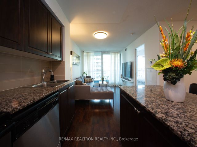 1265 - 209 Fort York Blvd