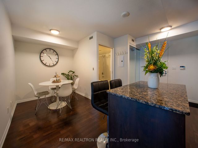 1265 - 209 Fort York Blvd
