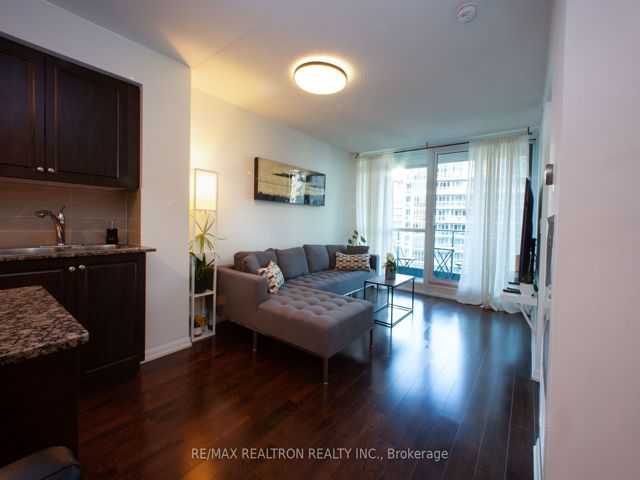 1265 - 209 Fort York Blvd