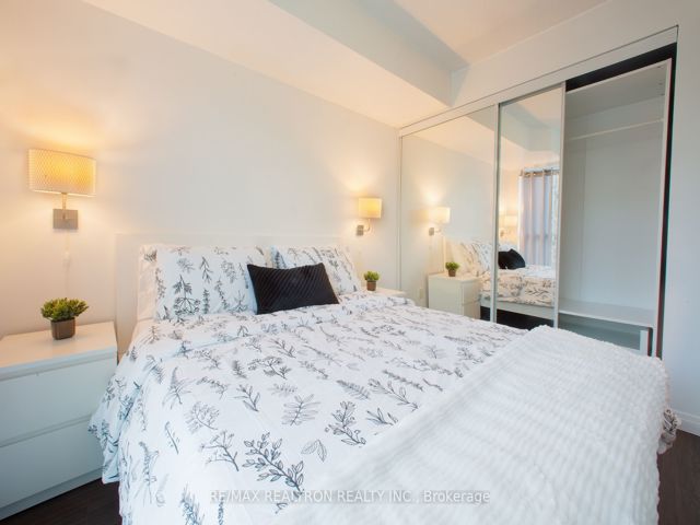1265 - 209 Fort York Blvd