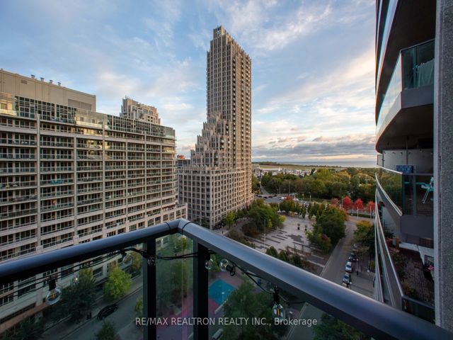 1265 - 209 Fort York Blvd