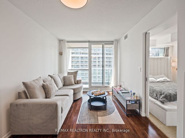 1265 - 209 Fort York Blvd