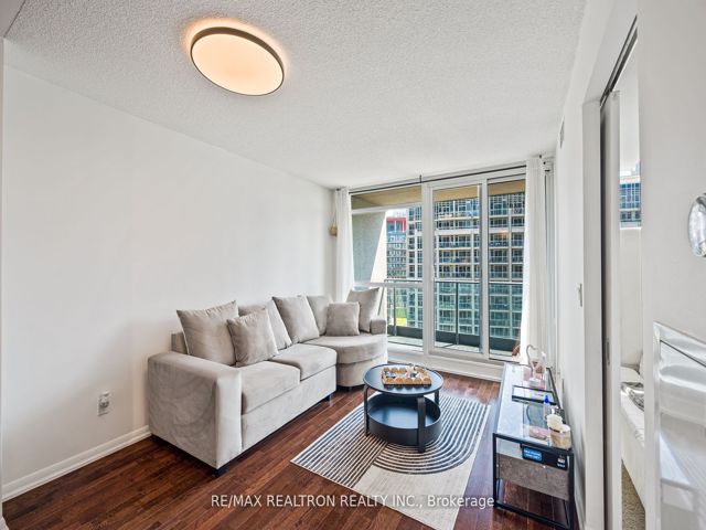 1265 - 209 Fort York Blvd