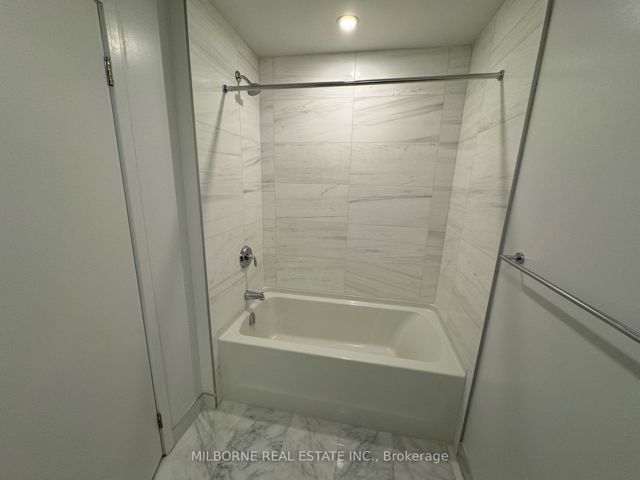 216 - 50 O'neill Rd