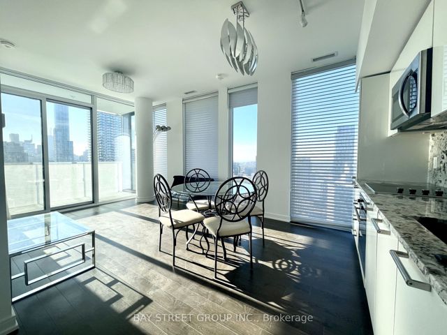 3202 - 28 Wellesley St E