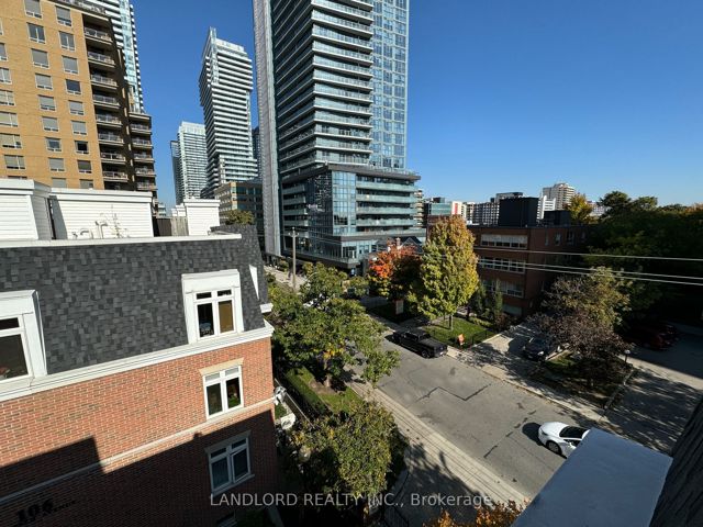 8 - 98 Redpath Ave