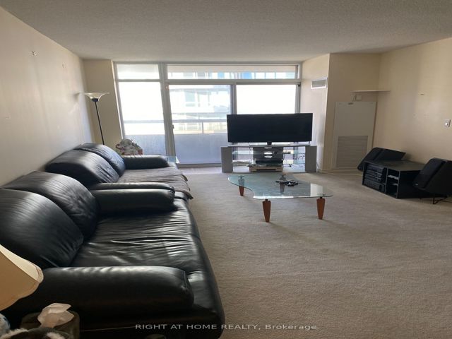 2316 - 18 Sommerset Way