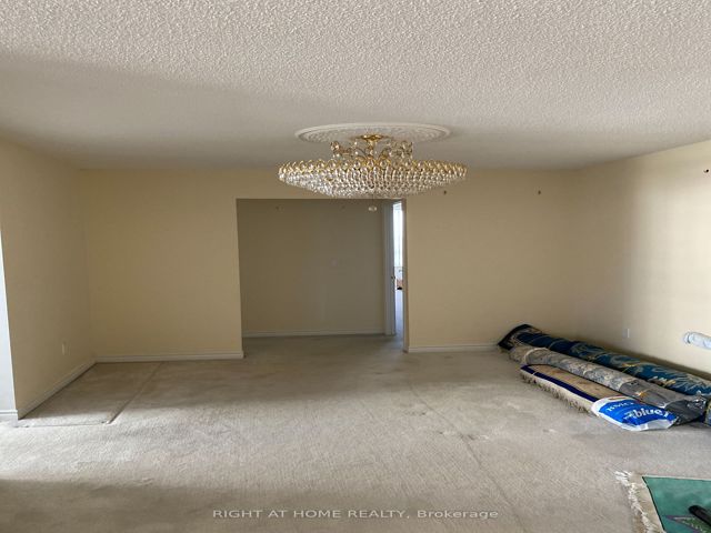 2316 - 18 Sommerset Way