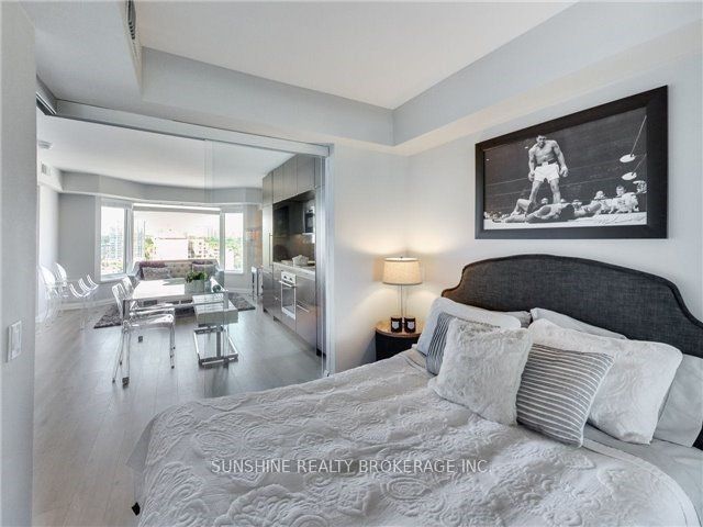 1518 - 155 Yorkville Ave