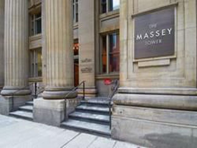 1611 - 197 Yonge St