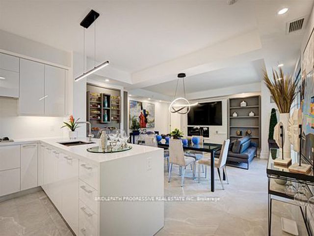 301 - 3 Southvale Dr