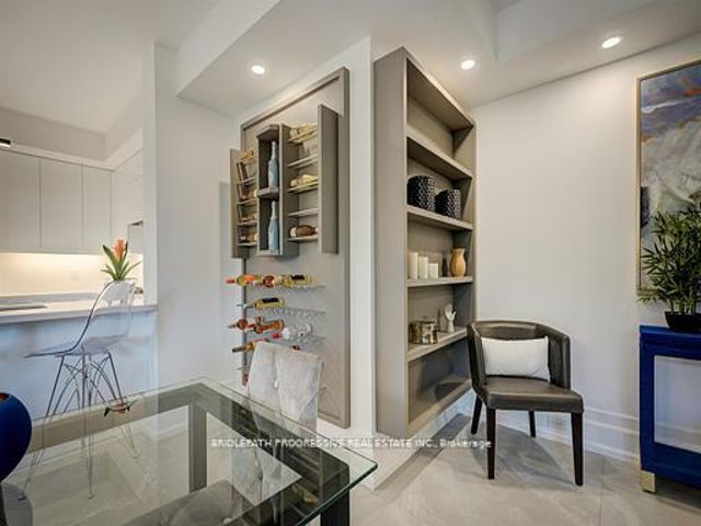 301 - 3 Southvale Dr