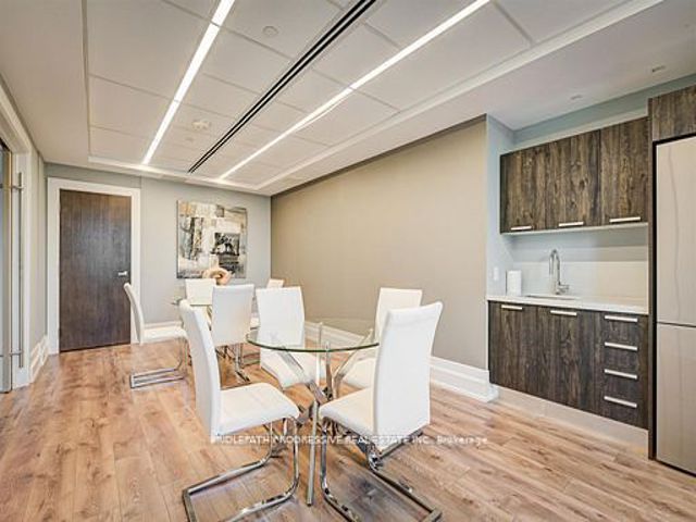301 - 3 Southvale Dr