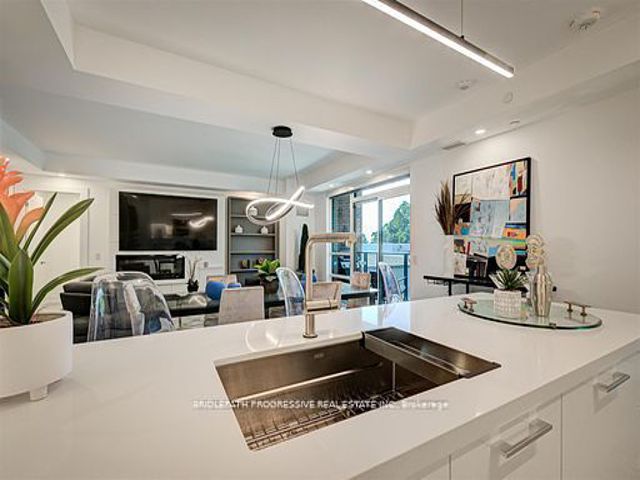 301 - 3 Southvale Dr