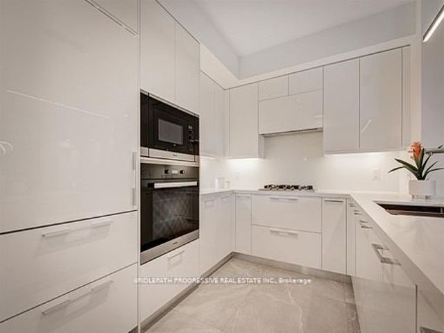 301 - 3 Southvale Dr