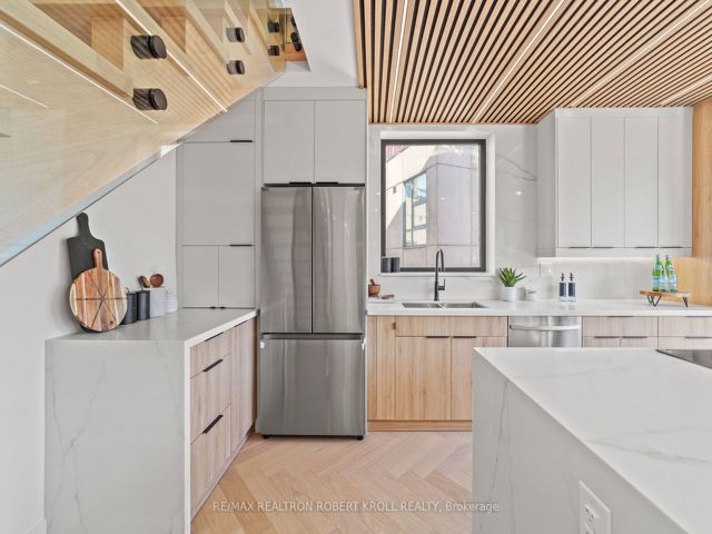 602 - 55A Avenue Rd