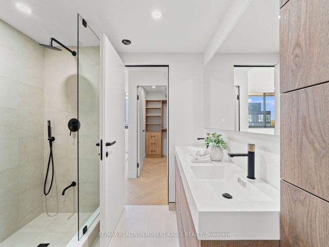 602 - 55A Avenue Rd