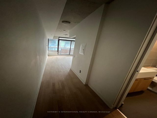 338 - 461 Adelaide St W