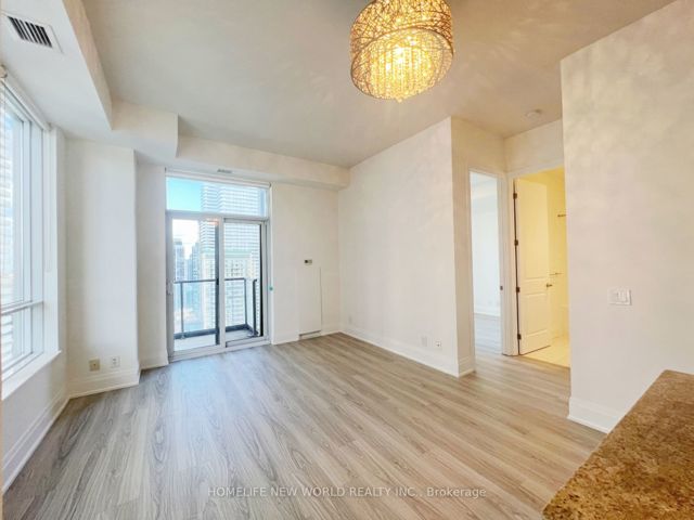 3001 - 21 Balmuto St
