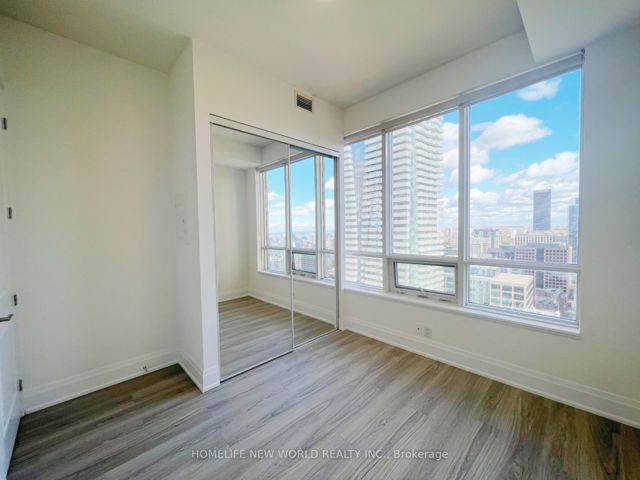 3001 - 21 Balmuto St