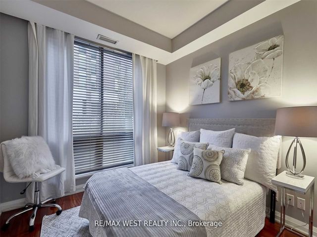 108 - 3 Mcalpine St