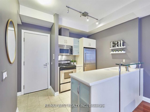108 - 3 Mcalpine St
