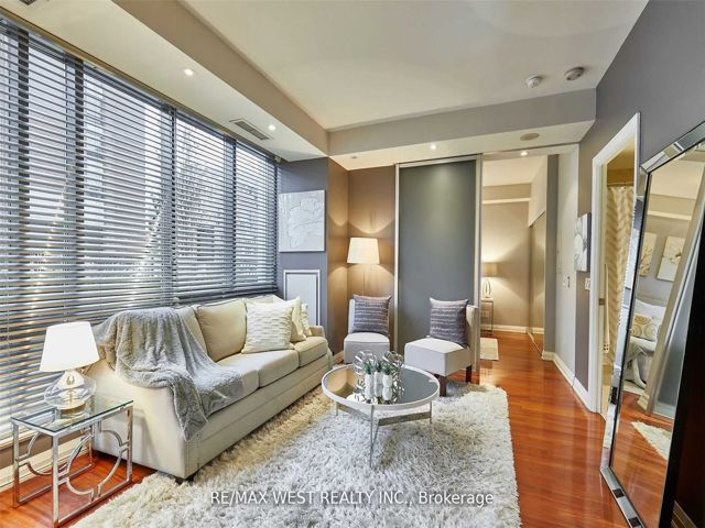 108 - 3 Mcalpine St