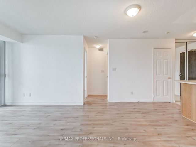 1607 - 18 Spring Garden Ave