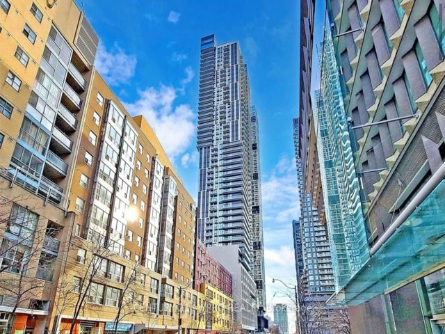 3203 - 251 Jarvis St