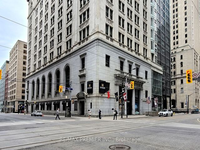 2212 - 1 King St W