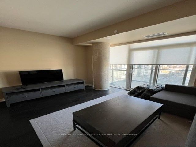 1401 - 501 St Clair Ave W