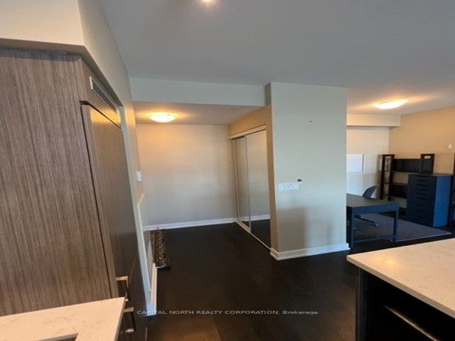 1401 - 501 St Clair Ave W