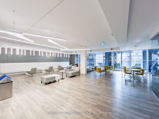 2801 - 181 Dundas St E