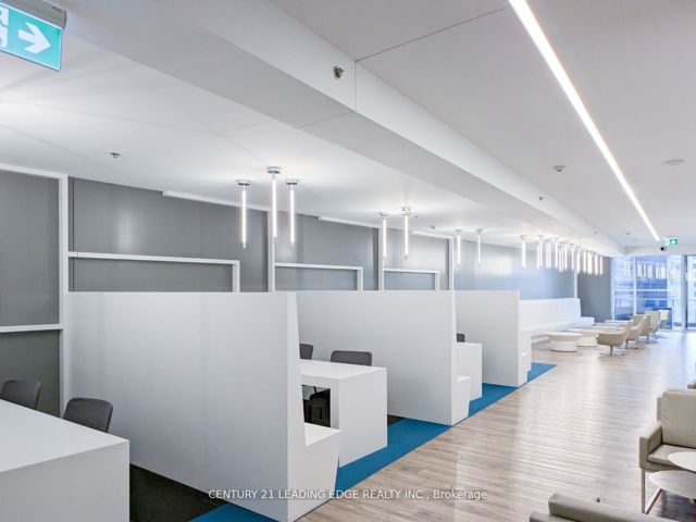 2801 - 181 Dundas St E