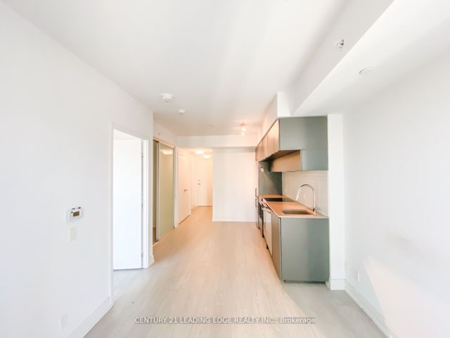 2801 - 181 Dundas St E