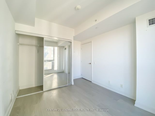 2801 - 181 Dundas St E